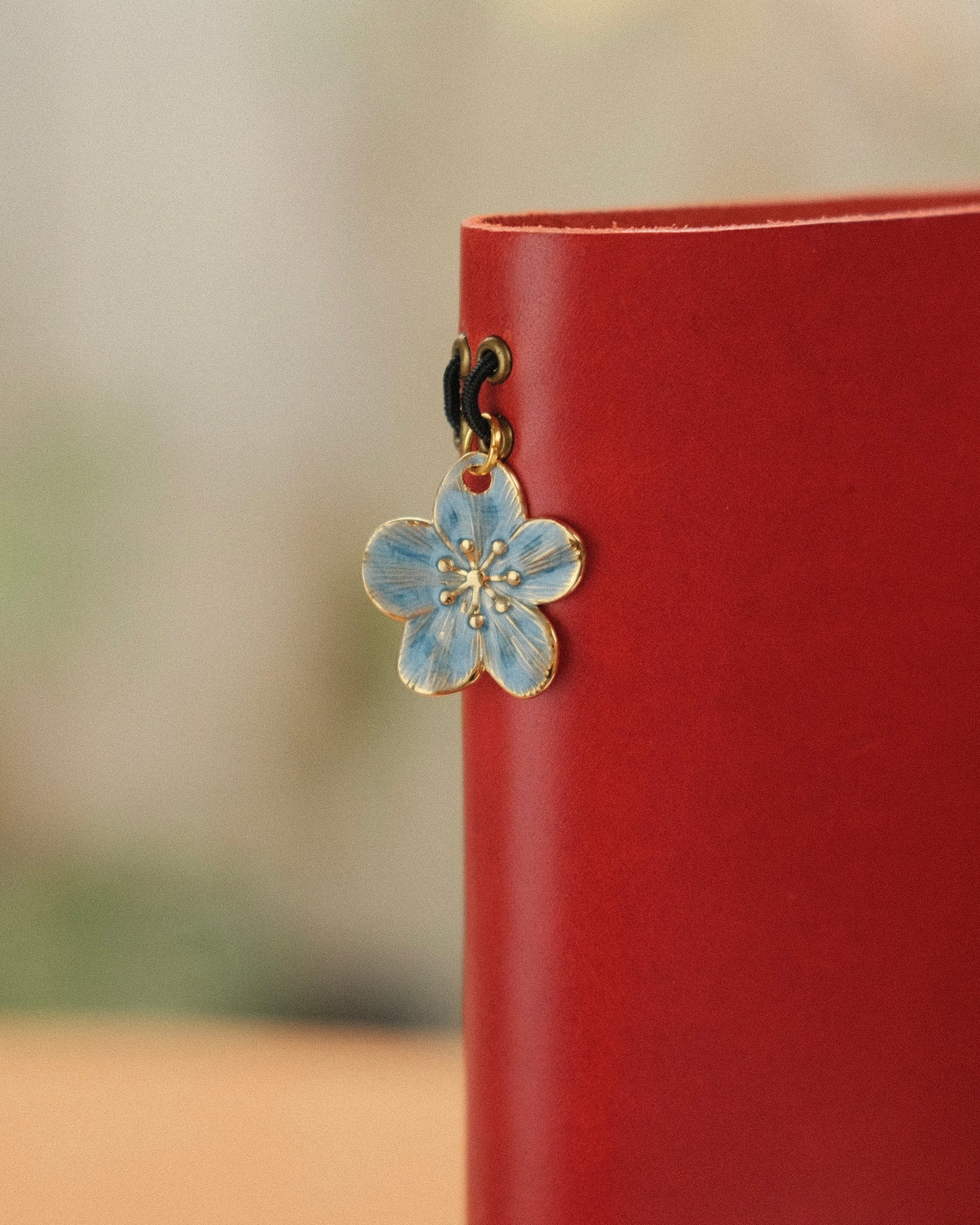 Charms [L]