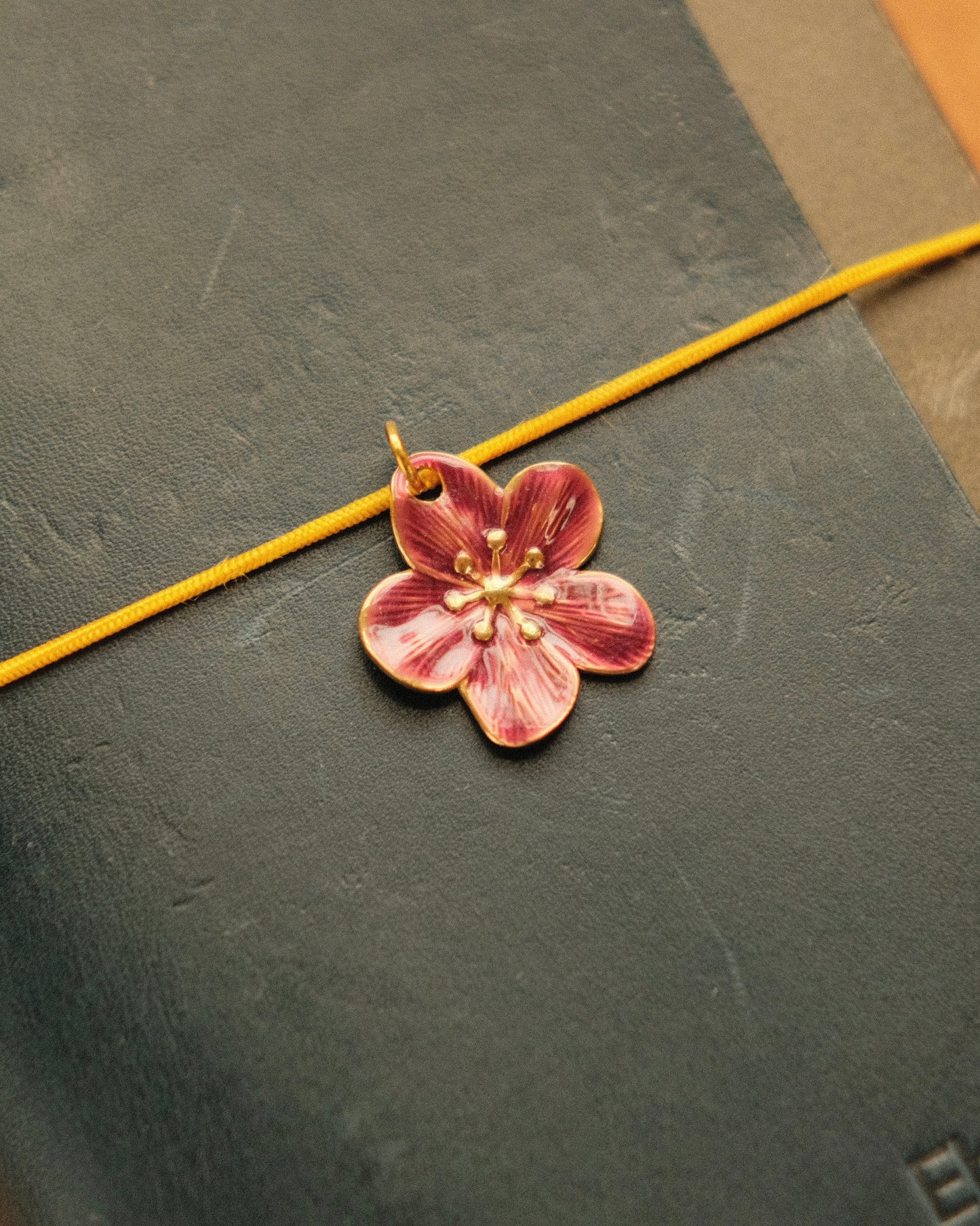 Charms [L]