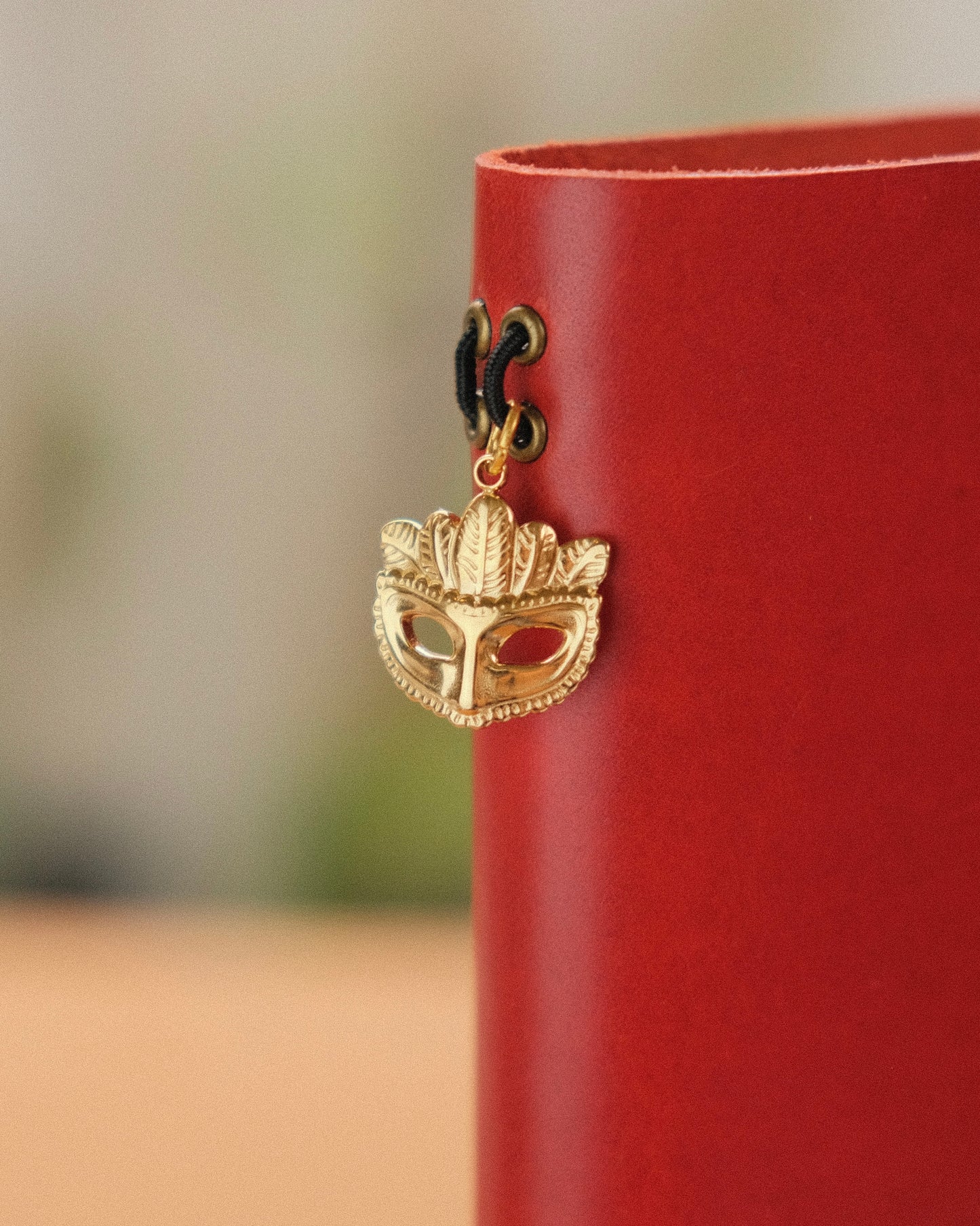 Charms [L]