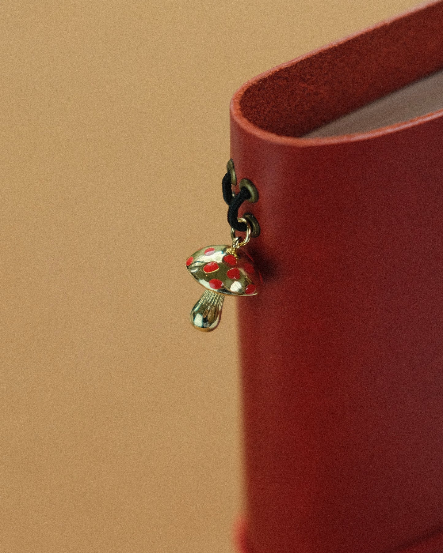 Charms [L]