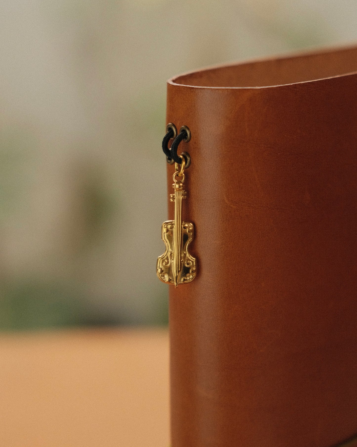 Charms [L]